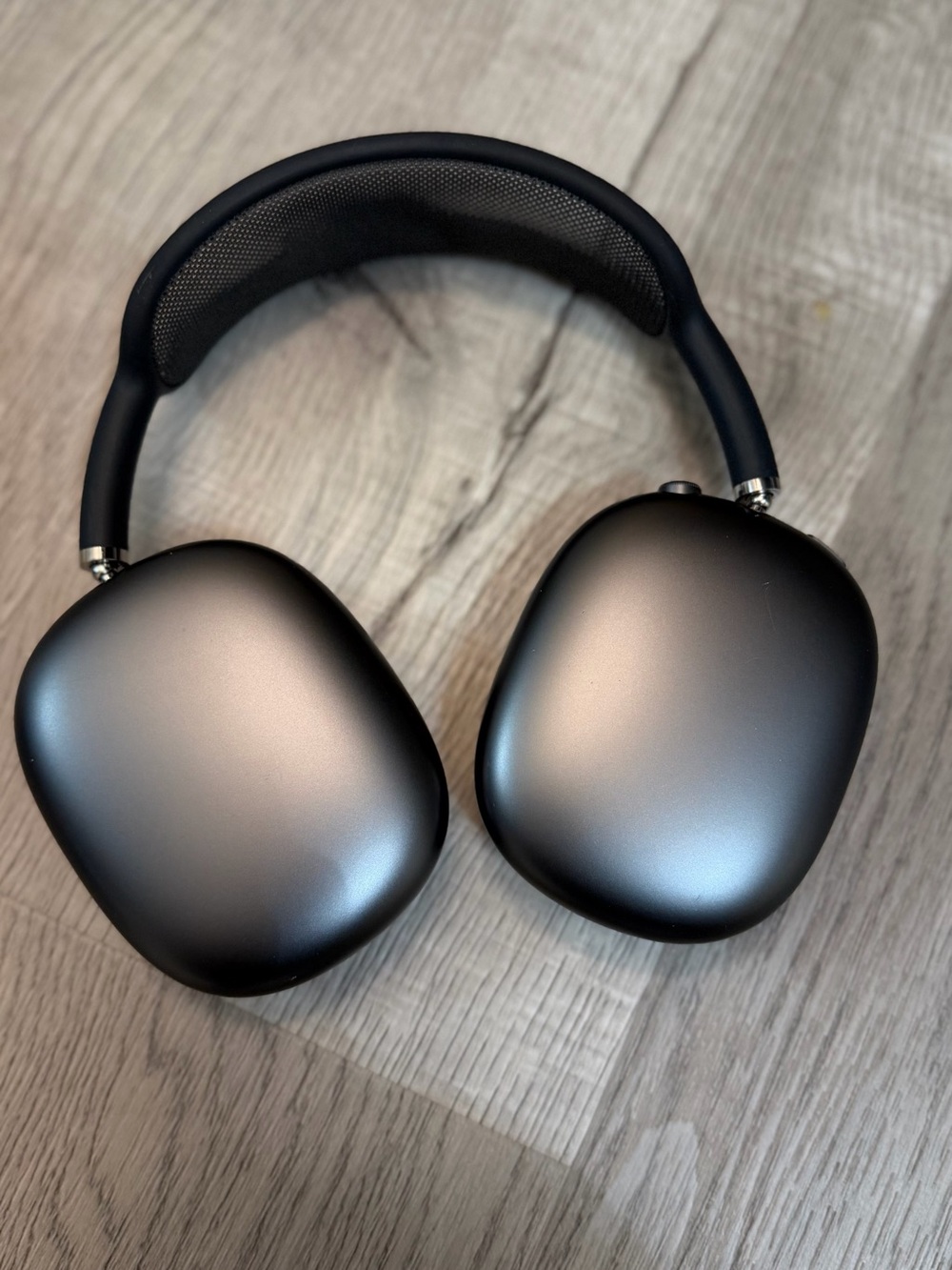 Apple AirPods Max lightening wireless headphones